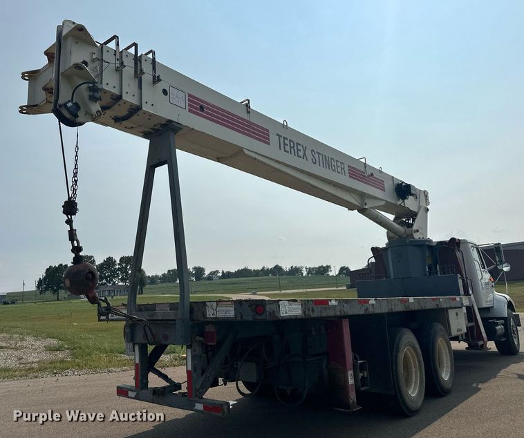 image for item NL9045 1999 International 2654  crane truck