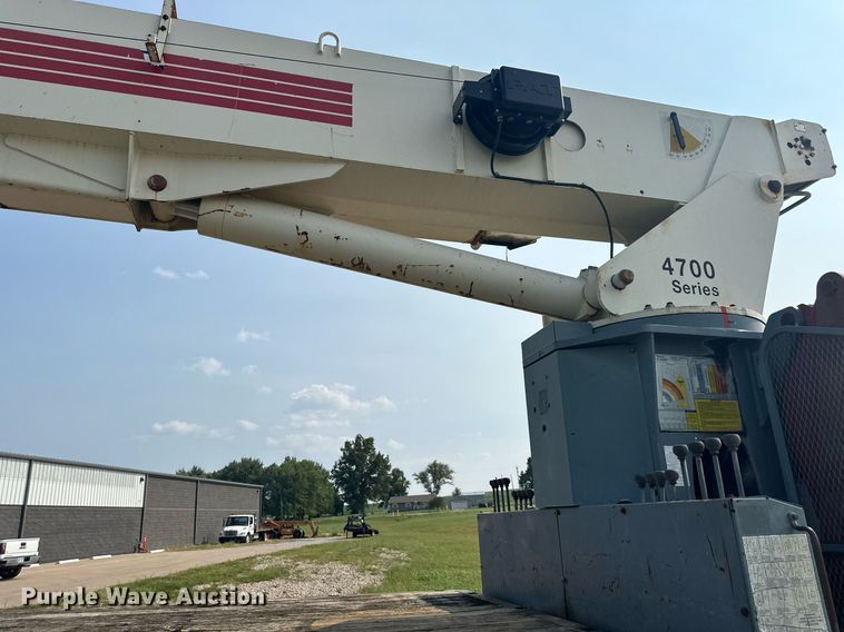 image for item NL9045 1999 International 2654  crane truck