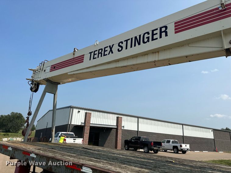 image for item NL9045 1999 International 2654  crane truck