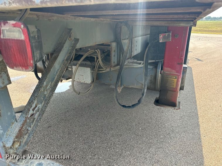 image for item NL9045 1999 International 2654  crane truck