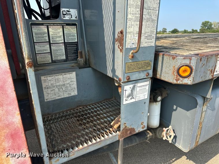 image for item NL9045 1999 International 2654  crane truck