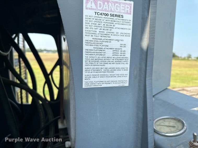 image for item NL9045 1999 International 2654  crane truck