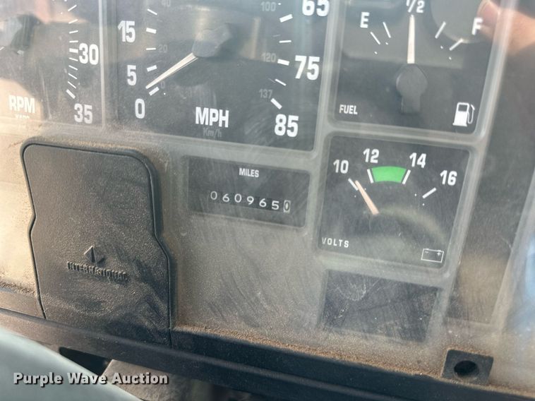 image for item NL9045 1999 International 2654  crane truck