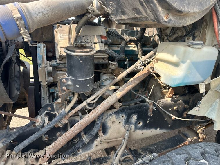 image for item NL9045 1999 International 2654  crane truck