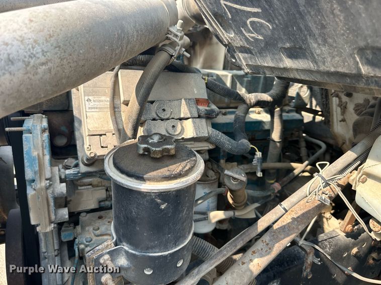 image for item NL9045 1999 International 2654  crane truck