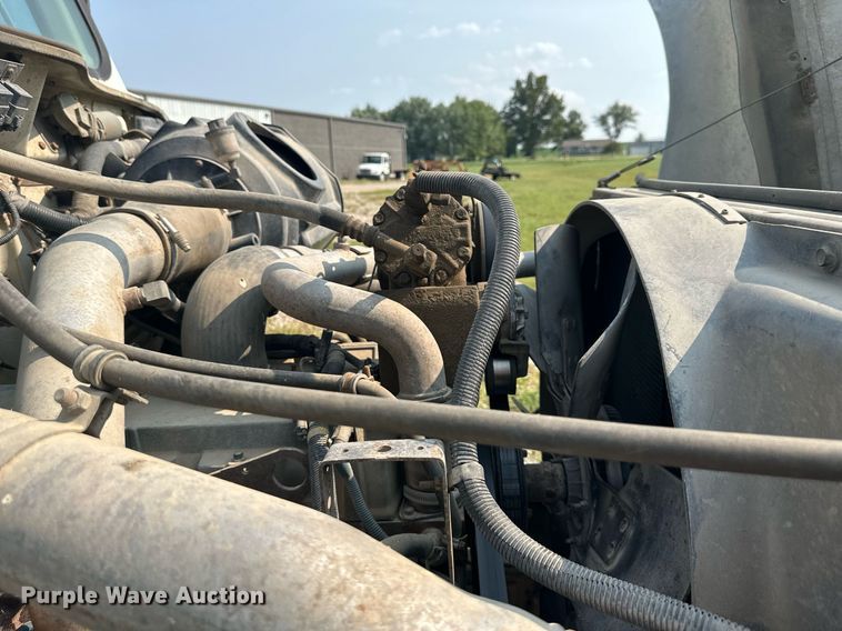 image for item NL9045 1999 International 2654  crane truck