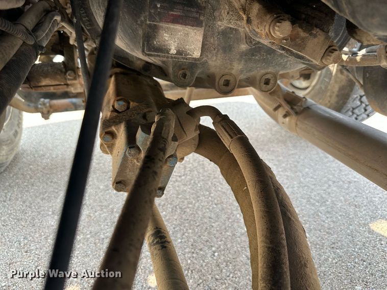 image for item NL9045 1999 International 2654  crane truck