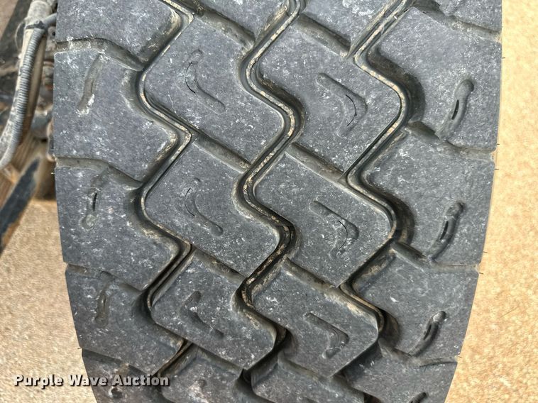 image for item NL9045 1999 International 2654  crane truck