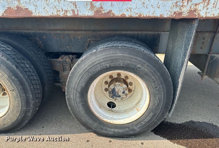 image for item NL9045 1999 International 2654  crane truck