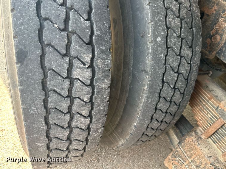 image for item NL9045 1999 International 2654  crane truck