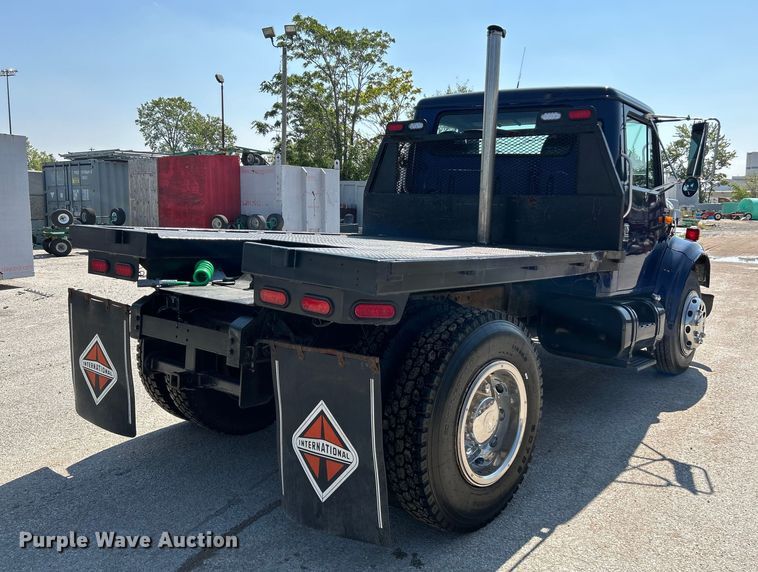 image for item NL9627 1993 International 4700  flatbed truck