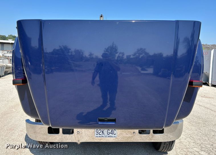 image for item NL9627 1993 International 4700  flatbed truck