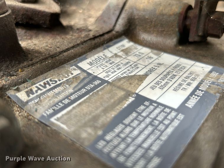 image for item NL9627 1993 International 4700  flatbed truck