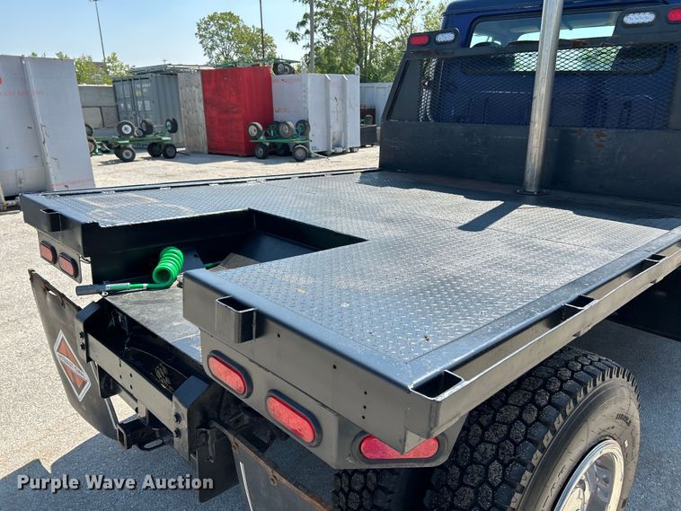 image for item NL9627 1993 International 4700  flatbed truck