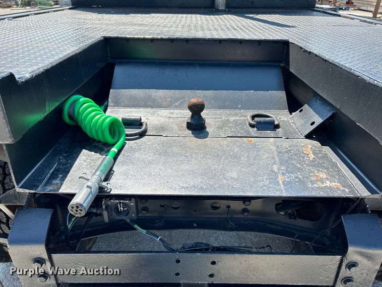 image for item NL9627 1993 International 4700  flatbed truck