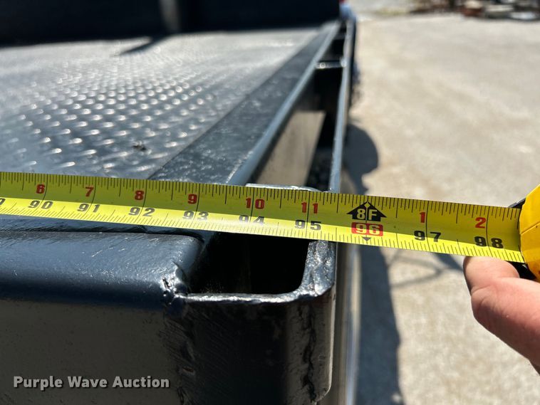 image for item NL9627 1993 International 4700  flatbed truck