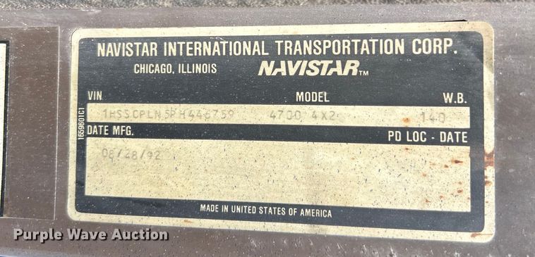 image for item NL9627 1993 International 4700  flatbed truck