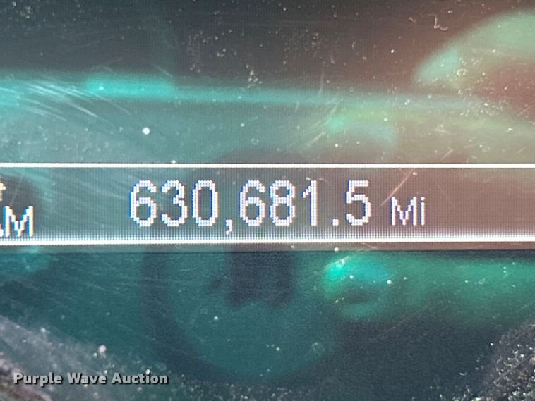 image for item NL9645 2017 Peterbilt 579  truck cab and chassis