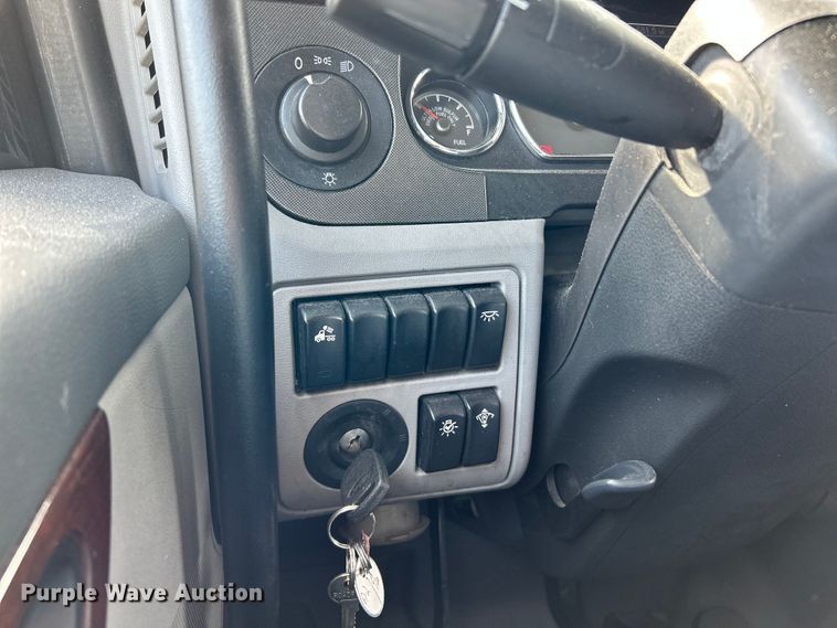 image for item NL9645 2017 Peterbilt 579  truck cab and chassis