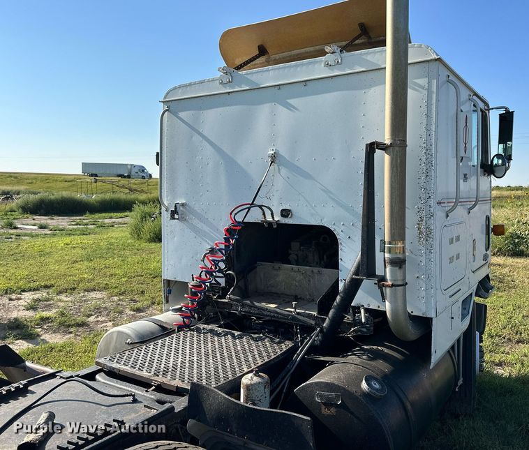 image for item NP9415 1980 International COF-9670  semi truck