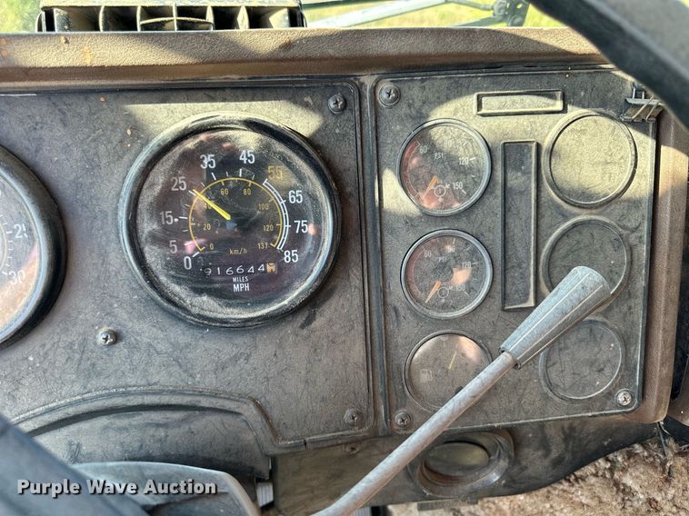 image for item NP9415 1980 International COF-9670  semi truck