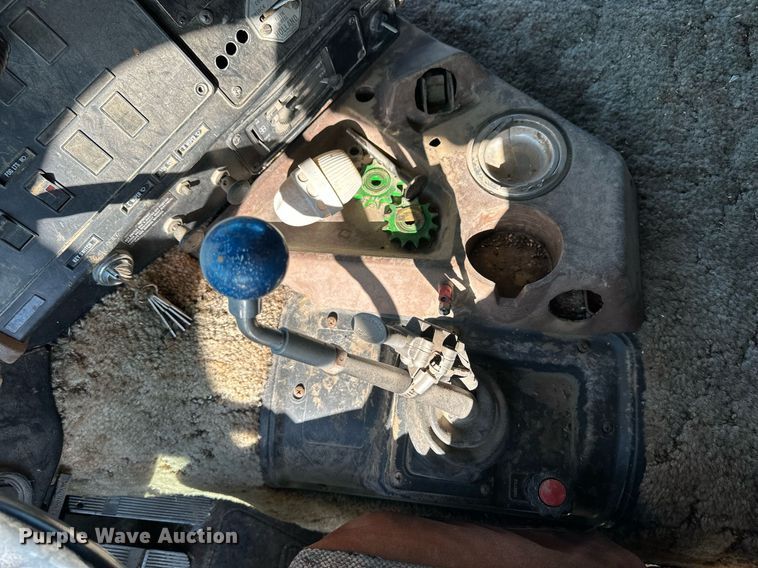 image for item NP9415 1980 International COF-9670  semi truck