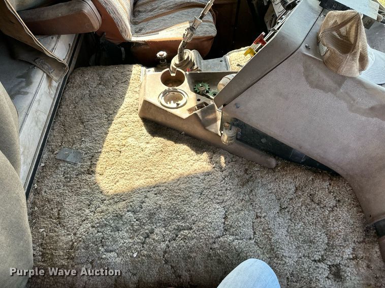 image for item NP9415 1980 International COF-9670  semi truck