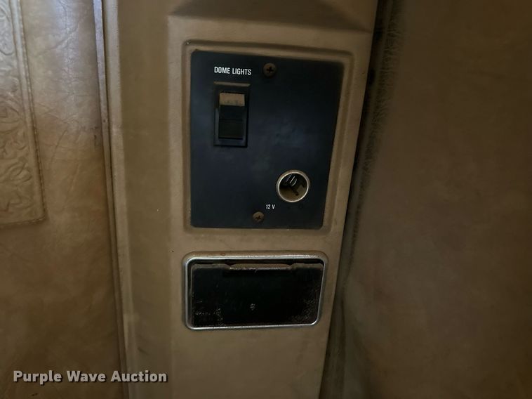 image for item NP9415 1980 International COF-9670  semi truck