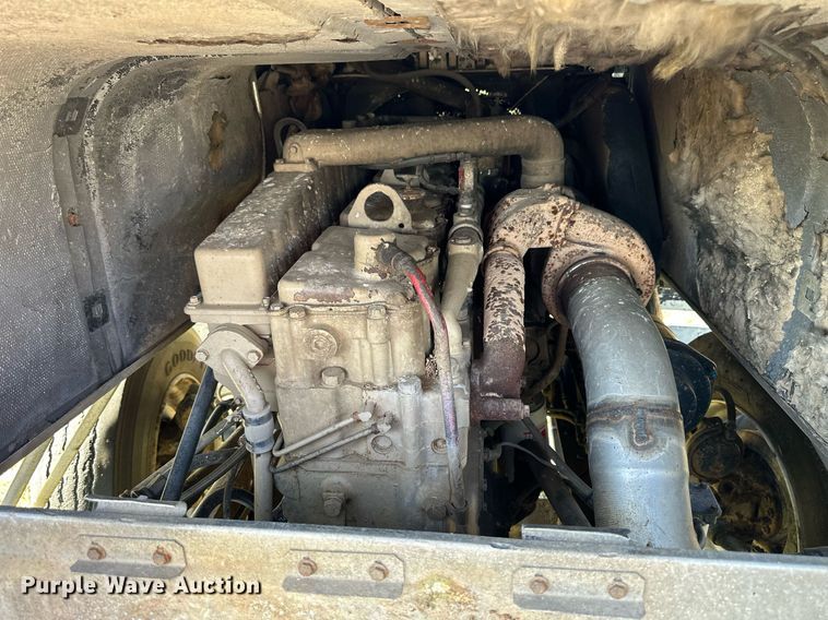 image for item NP9415 1980 International COF-9670  semi truck