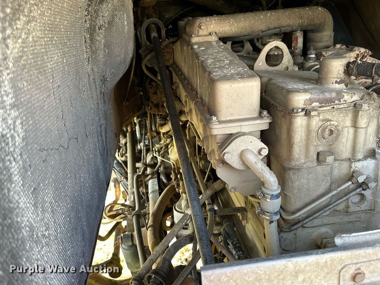 image for item NP9415 1980 International COF-9670  semi truck