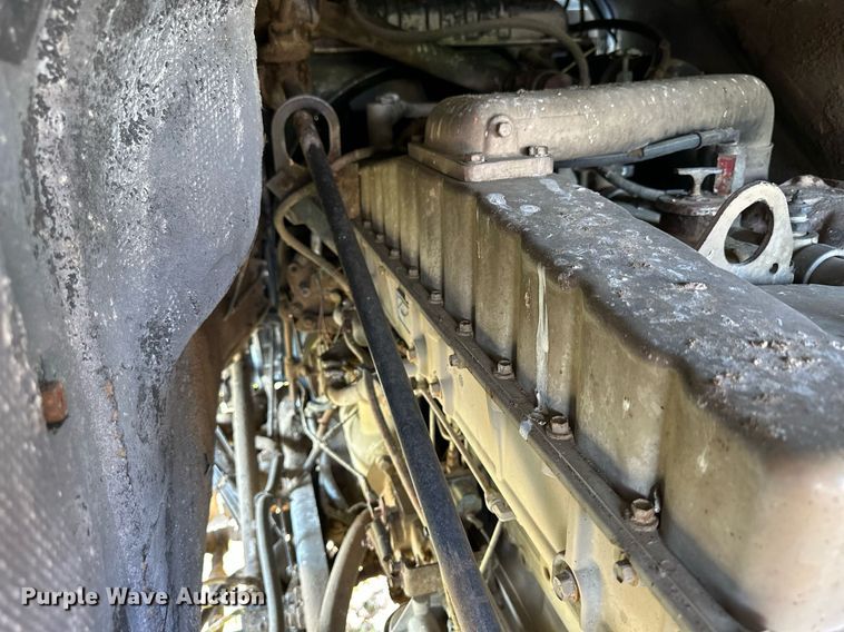 image for item NP9415 1980 International COF-9670  semi truck