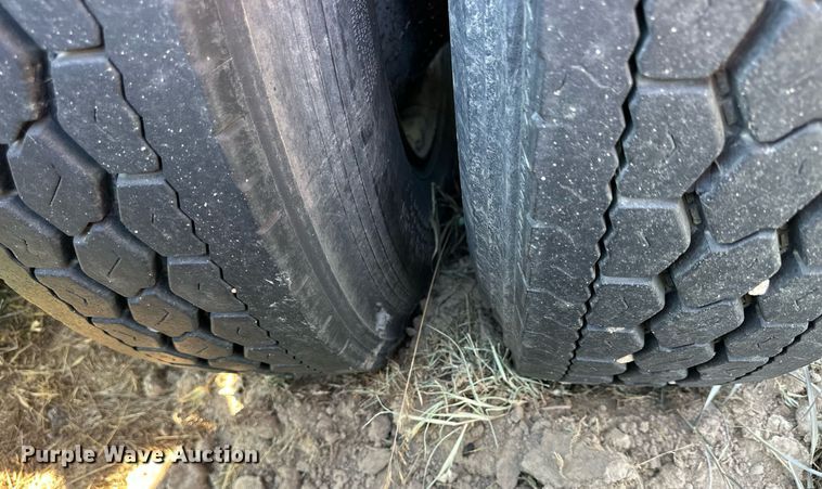 image for item NP9415 1980 International COF-9670  semi truck