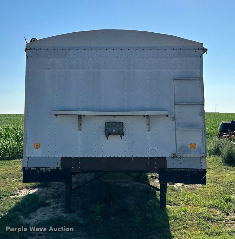 image for item NP9416 Cornhusker 800C43FT  grain trailer