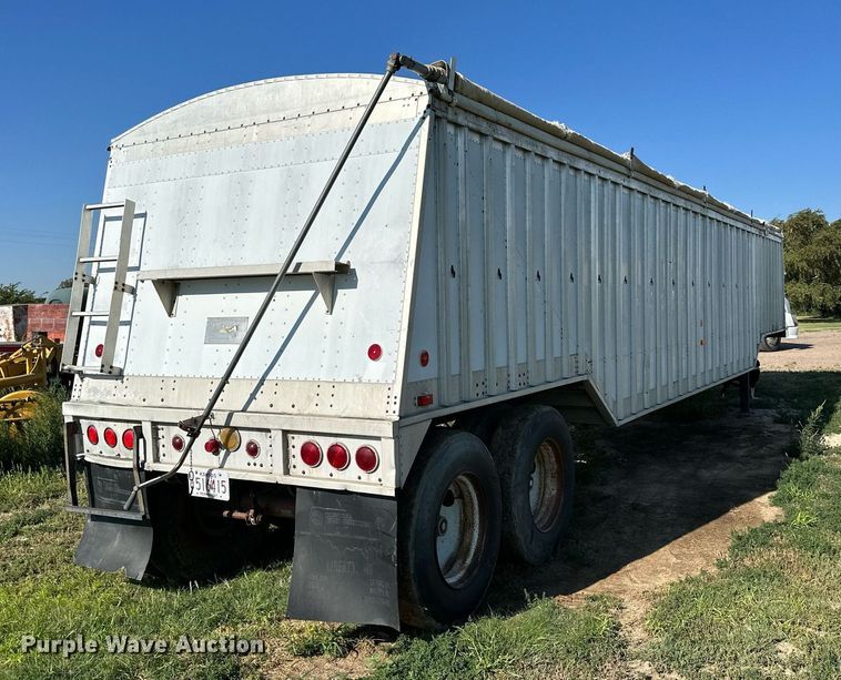 image for item NP9416 Cornhusker 800C43FT  grain trailer