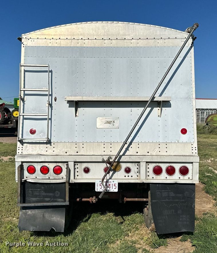image for item NP9416 Cornhusker 800C43FT  grain trailer
