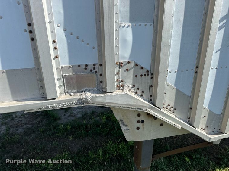 image for item NP9416 Cornhusker 800C43FT  grain trailer