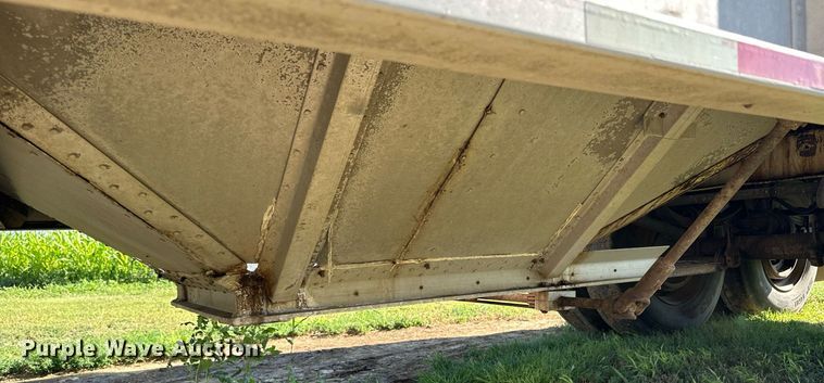 image for item NP9416 Cornhusker 800C43FT  grain trailer