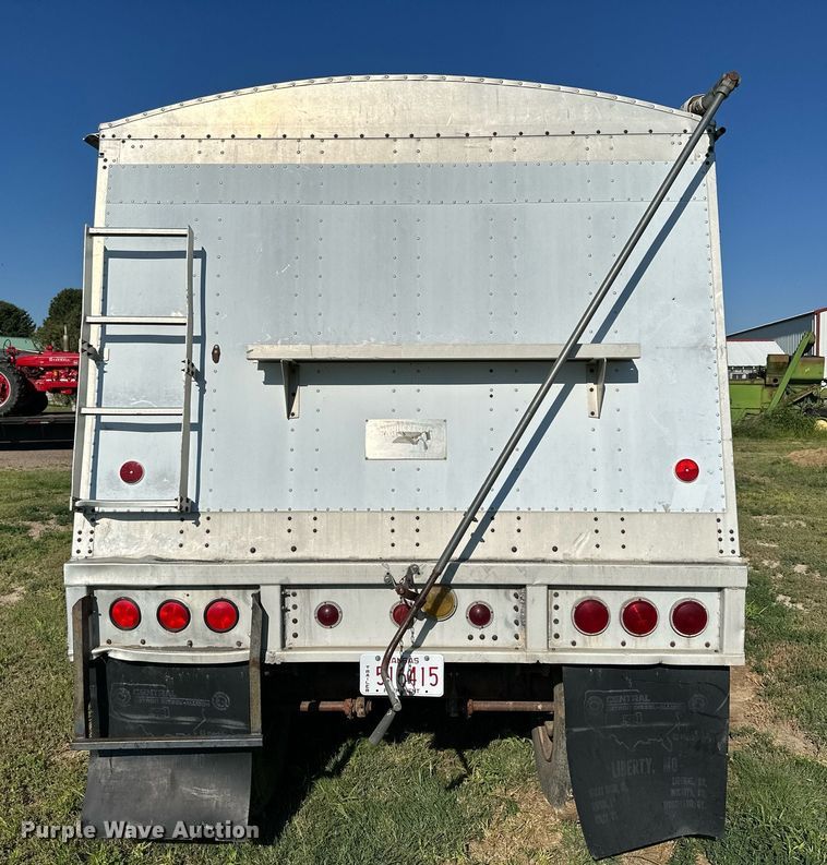 image for item NP9416 Cornhusker 800C43FT  grain trailer