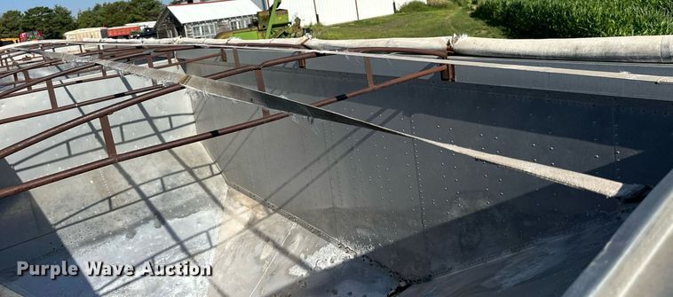 image for item NP9416 Cornhusker 800C43FT  grain trailer