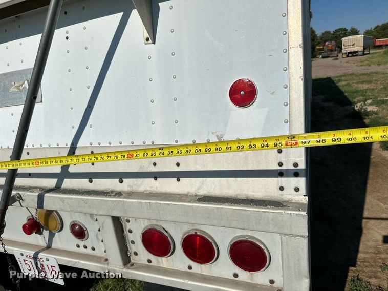 image for item NP9416 Cornhusker 800C43FT  grain trailer