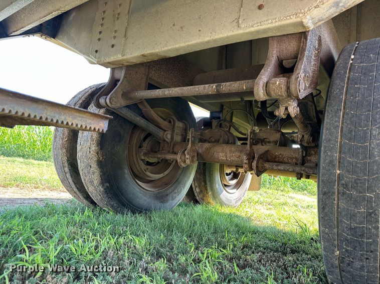 image for item NP9416 Cornhusker 800C43FT  grain trailer