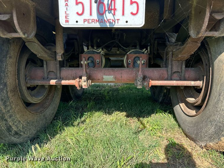 image for item NP9416 Cornhusker 800C43FT  grain trailer