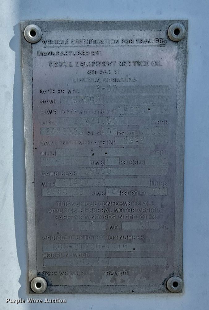 image for item NP9416 Cornhusker 800C43FT  grain trailer