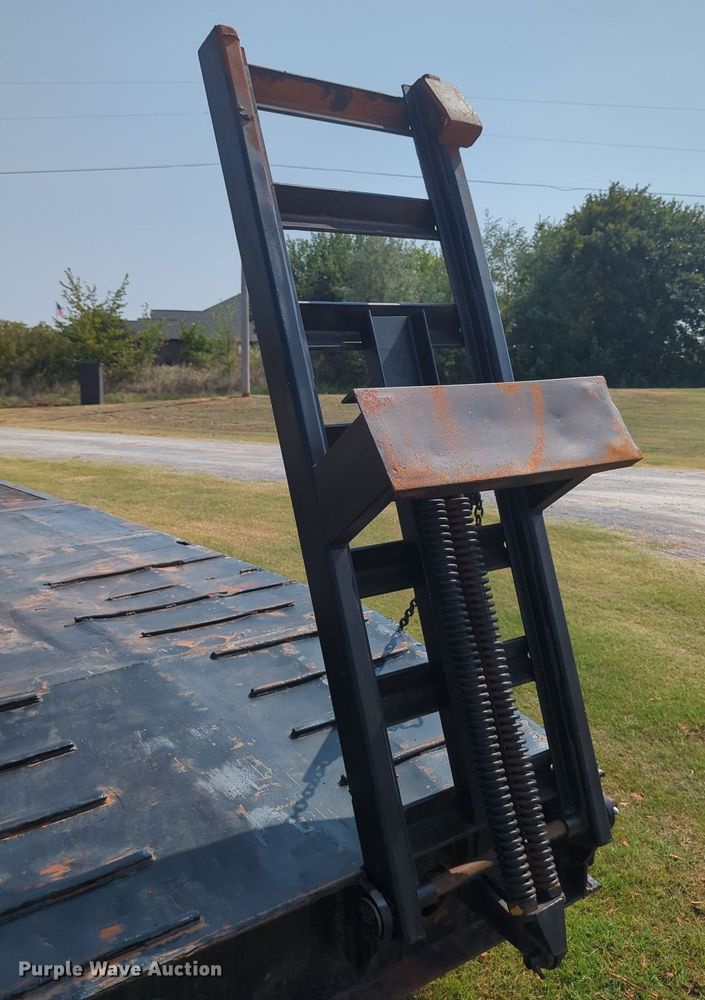 image for item NT9425 1994 Nuttall 235E equipment trailer