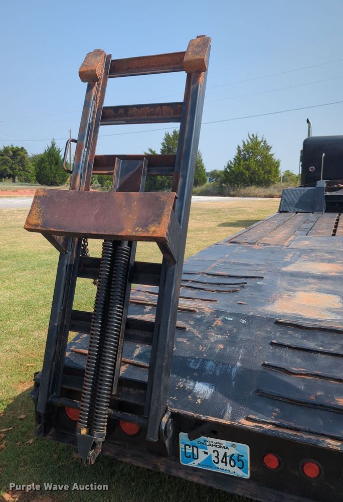 image for item NT9425 1994 Nuttall 235E equipment trailer