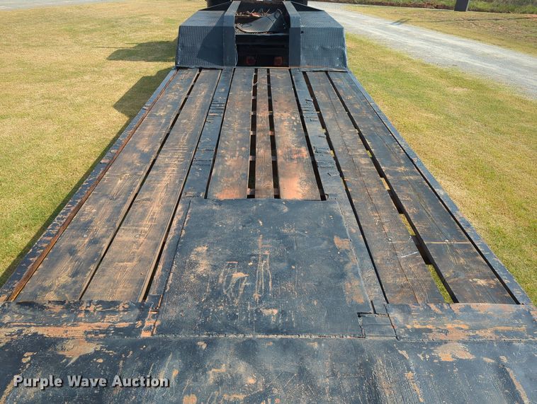 image for item NT9425 1994 Nuttall 235E equipment trailer