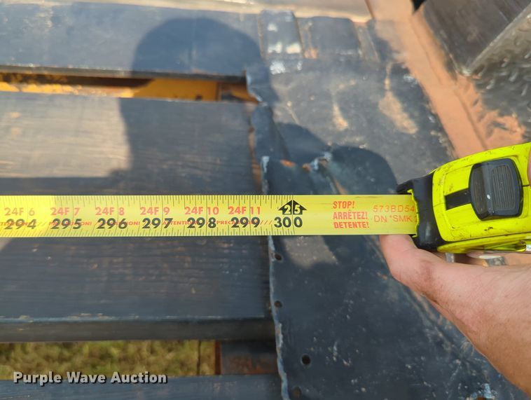 image for item NT9425 1994 Nuttall 235E equipment trailer