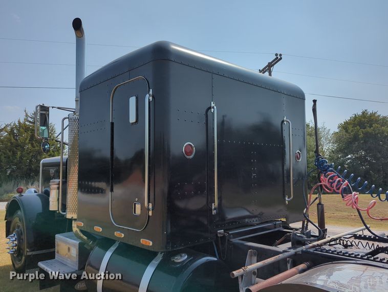 image for item NT9426 1981 Peterbilt 359  semi truck