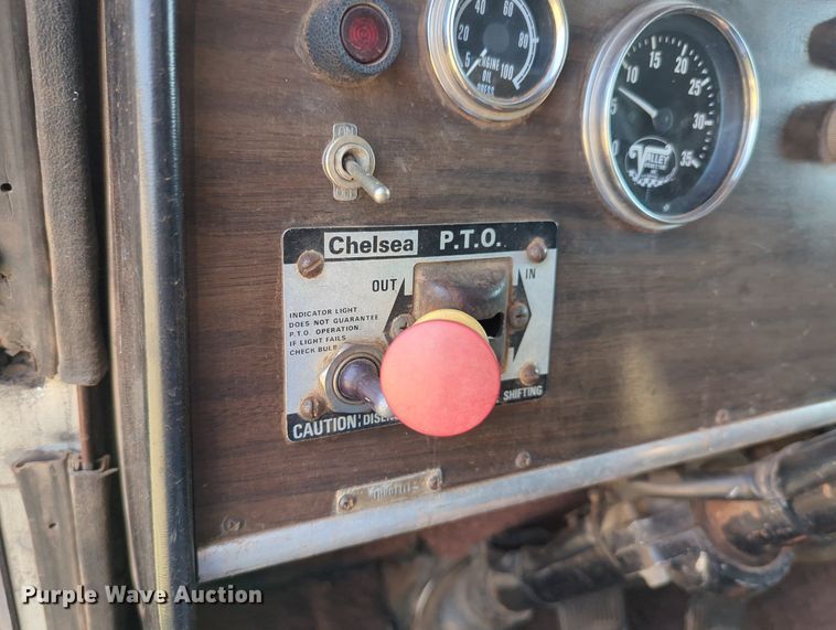 image for item NT9426 1981 Peterbilt 359  semi truck