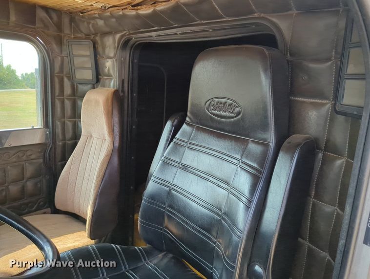 image for item NT9426 1981 Peterbilt 359  semi truck